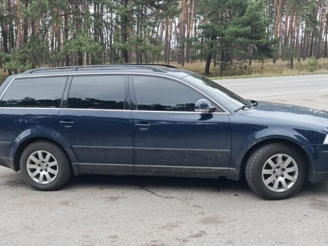 Синий Фольксваген Пассат Вариант, объемом двигателя 1.8 л и пробегом 250 тыс. км за 3600 $, фото 2 на Automoto.ua