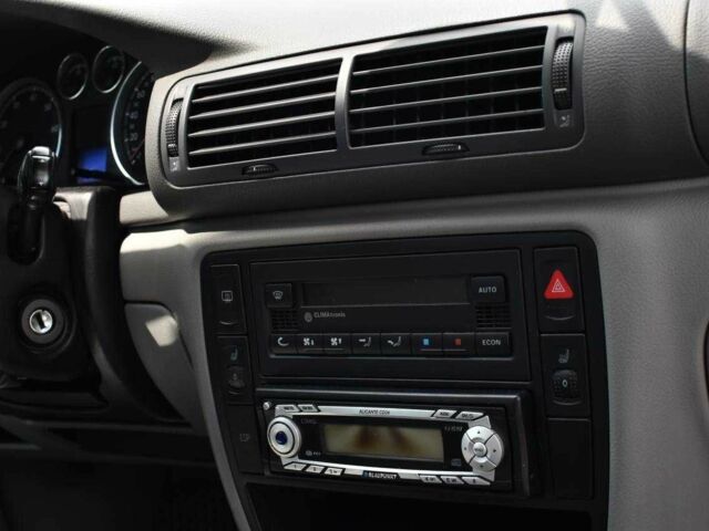 Синий Фольксваген Пассат Вариант, объемом двигателя 1.6 л и пробегом 240 тыс. км за 5850 $, фото 10 на Automoto.ua