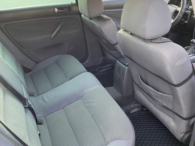 Синій Фольксваген Пассат Варіант, об'ємом двигуна 2 л та пробігом 312 тис. км за 4500 $, фото 9 на Automoto.ua