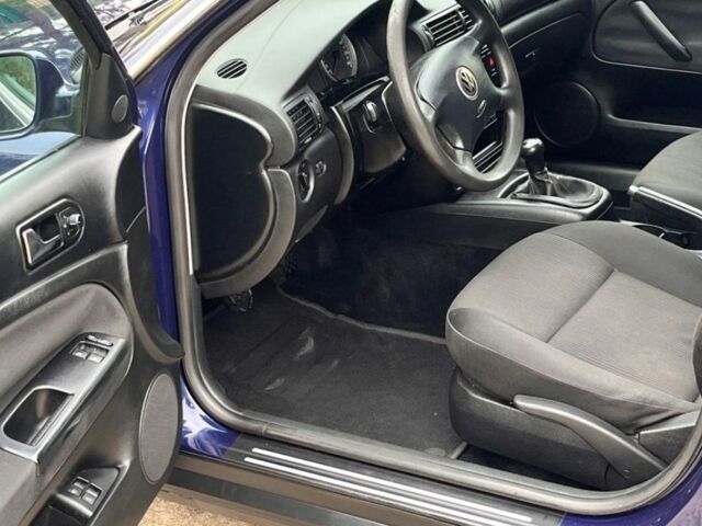 Фольксваген Пассат Вариант 2005 в Запорожье на Automoto.ua Синий Фольксваген Пассат Вариант, объемом двигателя 1.9 л и пробегом 235 тыс. км за 1650 $, фото 6 на Automoto.ua