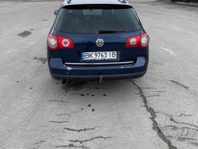 Синій Фольксваген Пассат Варіант, об'ємом двигуна 2 л та пробігом 211 тис. км за 3900 $, фото 3 на Automoto.ua