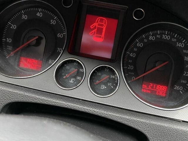 Синій Фольксваген Пассат Варіант, об'ємом двигуна 1.6 л та пробігом 212 тис. км за 5300 $, фото 4 на Automoto.ua