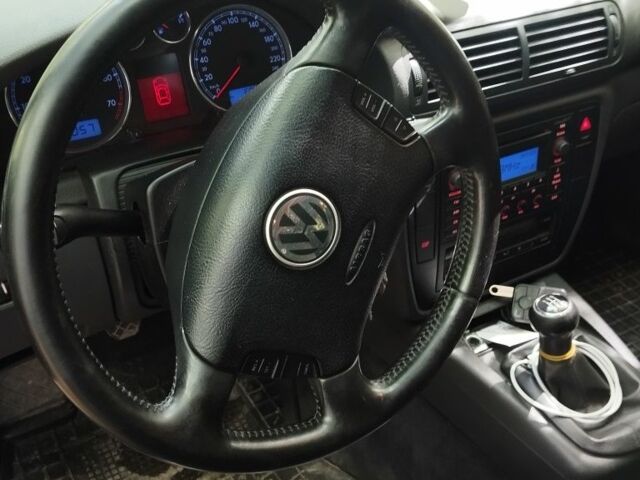 Синий Фольксваген Пассат Вариант, объемом двигателя 1.6 л и пробегом 290 тыс. км за 4700 $, фото 6 на Automoto.ua