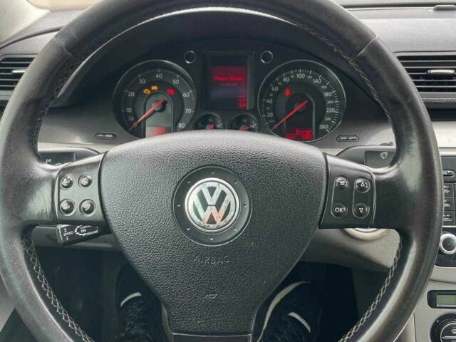 Синій Фольксваген Пассат Варіант, об'ємом двигуна 2 л та пробігом 211 тис. км за 3900 $, фото 8 на Automoto.ua