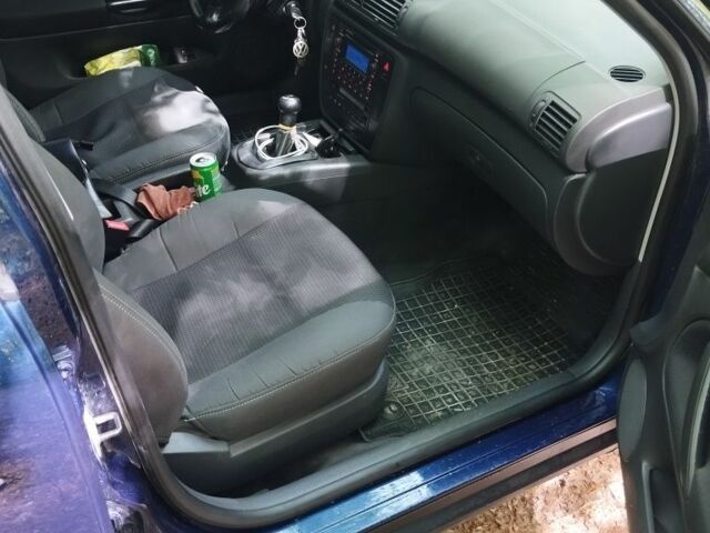 Синий Фольксваген Пассат Вариант, объемом двигателя 1.6 л и пробегом 290 тыс. км за 4700 $, фото 4 на Automoto.ua