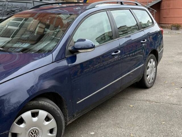 Синий Фольксваген Пассат Вариант, объемом двигателя 2 л и пробегом 334 тыс. км за 2599 $, фото 5 на Automoto.ua