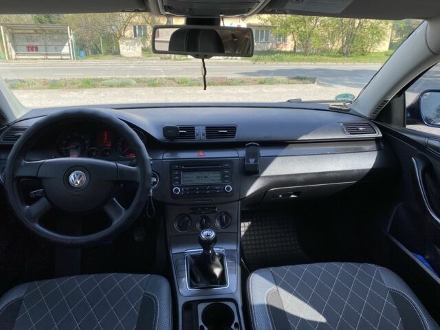 Синий Фольксваген Пассат Вариант, объемом двигателя 1.6 л и пробегом 227 тыс. км за 6500 $, фото 5 на Automoto.ua