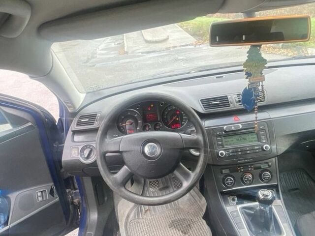 Синій Фольксваген Пассат Варіант, об'ємом двигуна 2 л та пробігом 290 тис. км за 2800 $, фото 8 на Automoto.ua