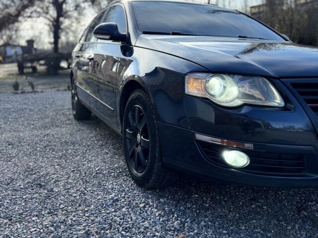 Синій Фольксваген Пассат Варіант, об'ємом двигуна 2 л та пробігом 317 тис. км за 5950 $, фото 2 на Automoto.ua