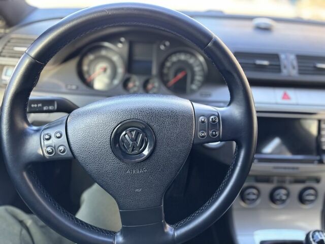 Синій Фольксваген Пассат Варіант, об'ємом двигуна 2 л та пробігом 317 тис. км за 5950 $, фото 21 на Automoto.ua