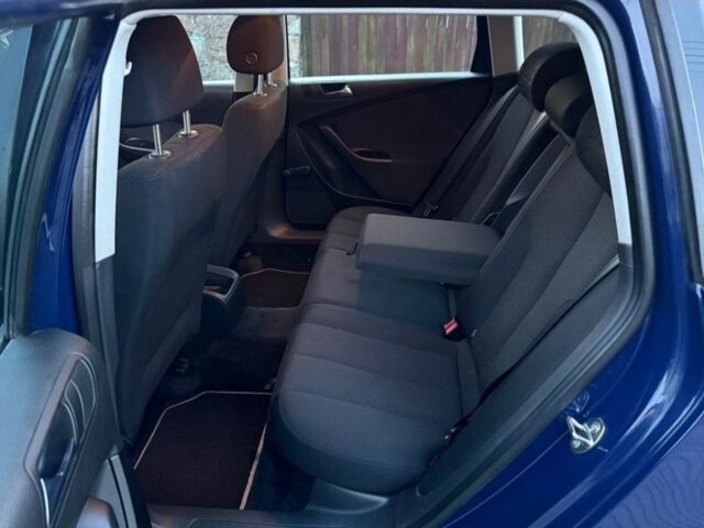 Синій Фольксваген Пассат Варіант, об'ємом двигуна 0 л та пробігом 200 тис. км за 2300 $, фото 7 на Automoto.ua