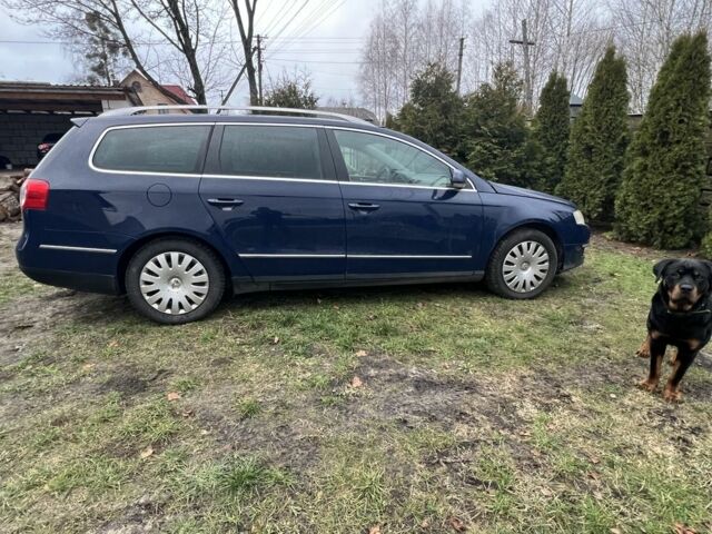 Синий Фольксваген Пассат Вариант, объемом двигателя 2 л и пробегом 287 тыс. км за 2000 $, фото 1 на Automoto.ua