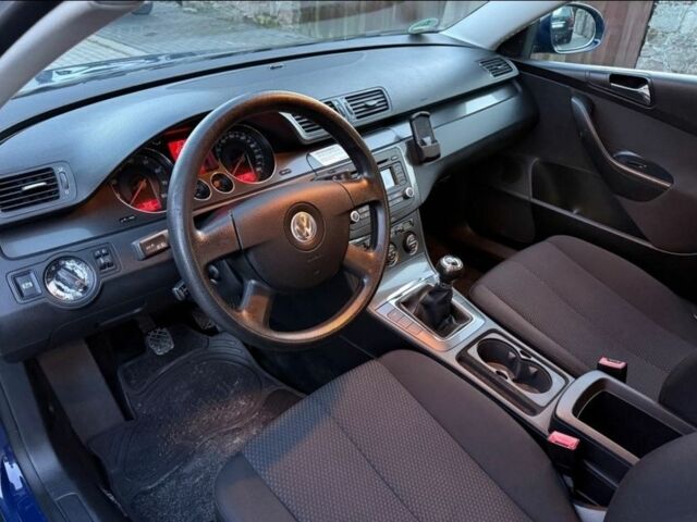 Синій Фольксваген Пассат Варіант, об'ємом двигуна 0 л та пробігом 200 тис. км за 2300 $, фото 5 на Automoto.ua