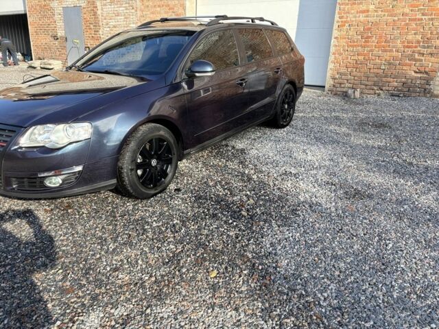 Синій Фольксваген Пассат Варіант, об'ємом двигуна 2 л та пробігом 317 тис. км за 5950 $, фото 12 на Automoto.ua