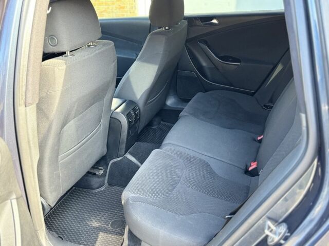 Синій Фольксваген Пассат Варіант, об'ємом двигуна 2 л та пробігом 317 тис. км за 5950 $, фото 18 на Automoto.ua