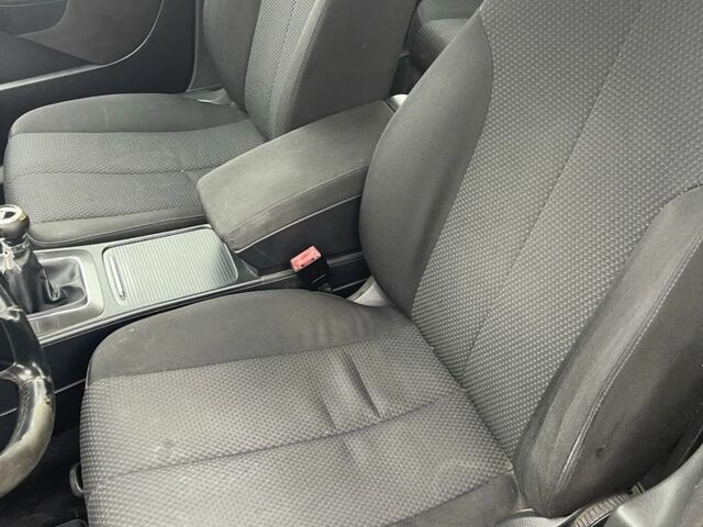 Синий Фольксваген Пассат Вариант, объемом двигателя 2 л и пробегом 300 тыс. км за 2550 $, фото 5 на Automoto.ua