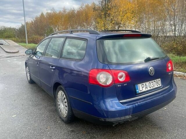 Синій Фольксваген Пассат Варіант, об'ємом двигуна 2 л та пробігом 290 тис. км за 2800 $, фото 4 на Automoto.ua