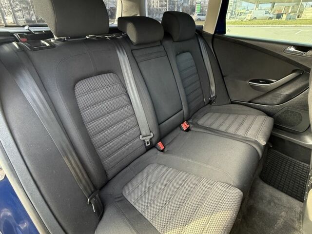 Синий Фольксваген Пассат Вариант, объемом двигателя 1.9 л и пробегом 250 тыс. км за 6300 $, фото 6 на Automoto.ua