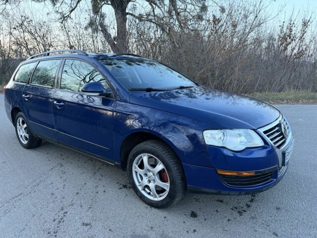 Синій Фольксваген Пассат Варіант, об'ємом двигуна 1.6 л та пробігом 224 тис. км за 4950 $, фото 3 на Automoto.ua