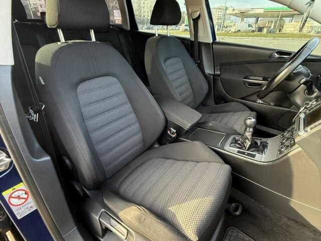 Синий Фольксваген Пассат Вариант, объемом двигателя 1.9 л и пробегом 250 тыс. км за 6300 $, фото 5 на Automoto.ua