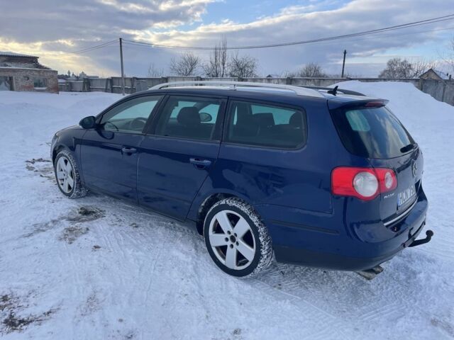 Синий Фольксваген Пассат Вариант, объемом двигателя 2 л и пробегом 287 тыс. км за 2800 $, фото 1 на Automoto.ua