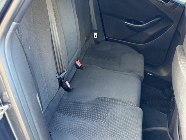 Синій Фольксваген Пассат Варіант, об'ємом двигуна 2 л та пробігом 317 тис. км за 5950 $, фото 17 на Automoto.ua