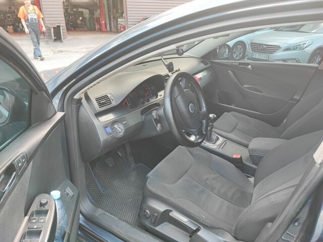 Фольксваген Пассат Вариант 2006 в Киеве на Automoto.ua Синий Фольксваген Пассат Вариант, объемом двигателя 1.9 л и пробегом 311 тыс. км за 5000 $, фото 3 на Automoto.ua