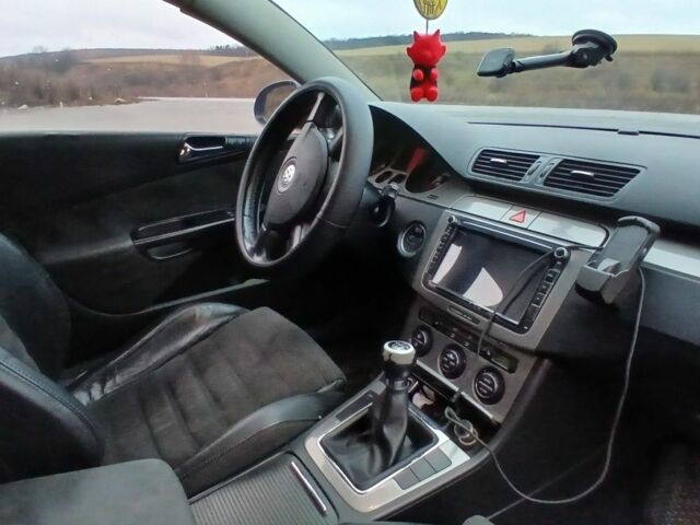 Синій Фольксваген Пассат Варіант, об'ємом двигуна 2 л та пробігом 324 тис. км за 4200 $, фото 16 на Automoto.ua