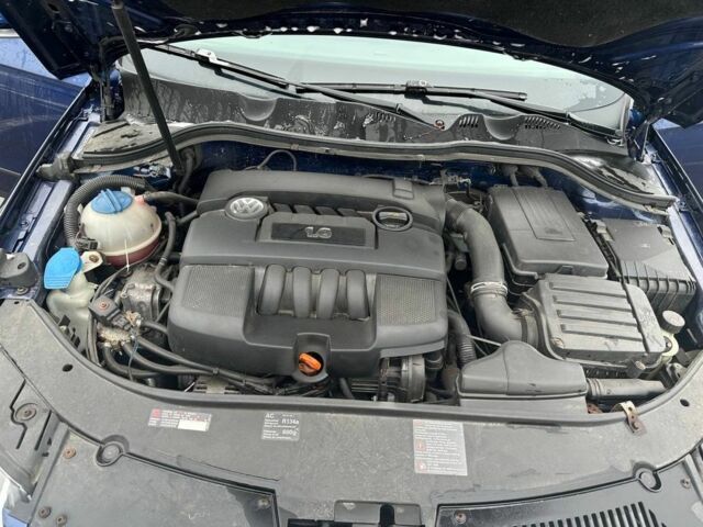 Синий Фольксваген Пассат Вариант, объемом двигателя 1.6 л и пробегом 237 тыс. км за 5600 $, фото 14 на Automoto.ua