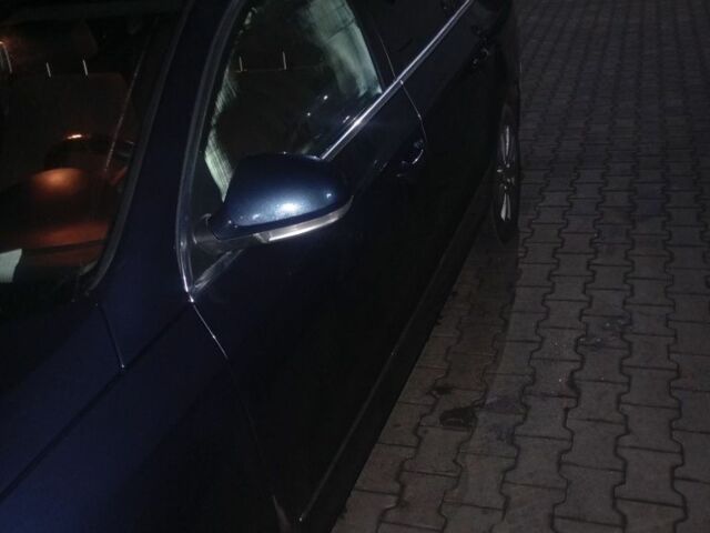 Синий Фольксваген Пассат Вариант, объемом двигателя 2 л и пробегом 319 тыс. км за 5400 $, фото 2 на Automoto.ua