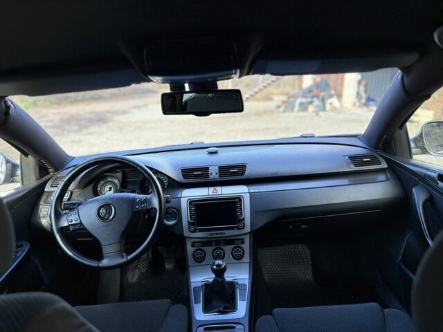 Синій Фольксваген Пассат Варіант, об'ємом двигуна 2 л та пробігом 317 тис. км за 5950 $, фото 19 на Automoto.ua