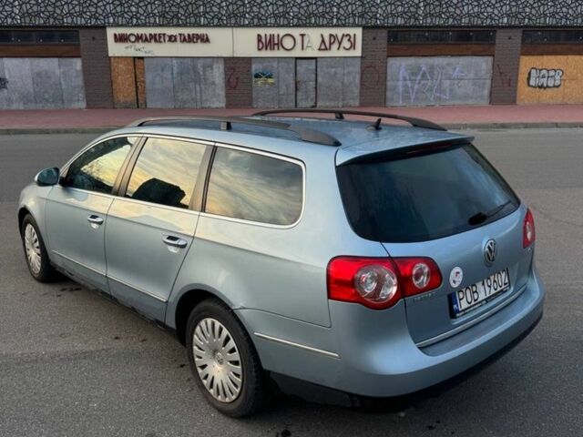 Синий Фольксваген Пассат Вариант, объемом двигателя 2 л и пробегом 250 тыс. км за 3300 $, фото 1 на Automoto.ua