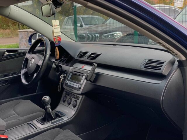 Синій Фольксваген Пассат Варіант, об'ємом двигуна 2 л та пробігом 344 тис. км за 6455 $, фото 14 на Automoto.ua