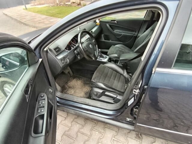 Синий Фольксваген Пассат Вариант, объемом двигателя 2 л и пробегом 293 тыс. км за 2800 $, фото 4 на Automoto.ua