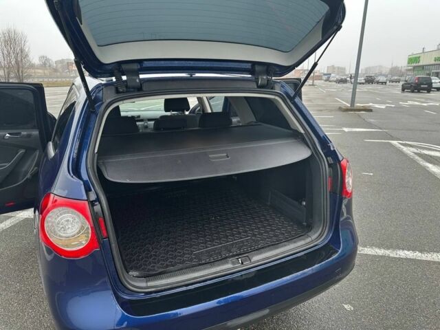 Синий Фольксваген Пассат Вариант, объемом двигателя 1.6 л и пробегом 237 тыс. км за 5600 $, фото 18 на Automoto.ua