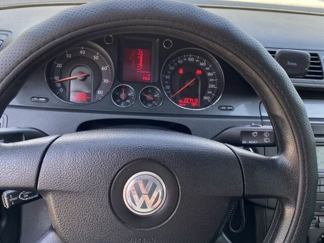 Синий Фольксваген Пассат Вариант, объемом двигателя 1.6 л и пробегом 227 тыс. км за 6500 $, фото 6 на Automoto.ua