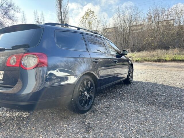 Синій Фольксваген Пассат Варіант, об'ємом двигуна 2 л та пробігом 317 тис. км за 5950 $, фото 9 на Automoto.ua