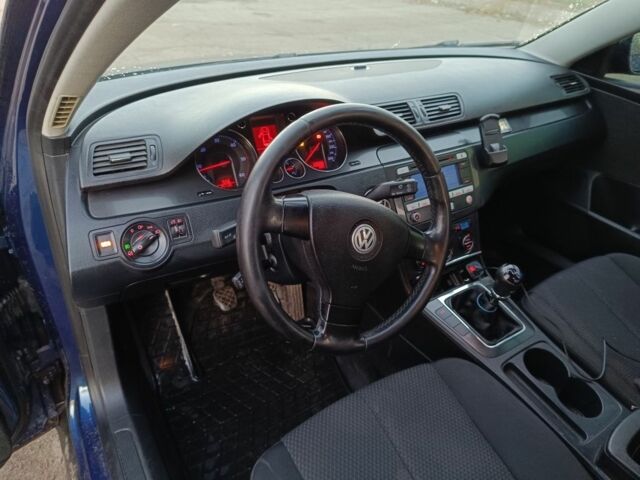 Синий Фольксваген Пассат Вариант, объемом двигателя 1.9 л и пробегом 335 тыс. км за 5500 $, фото 6 на Automoto.ua