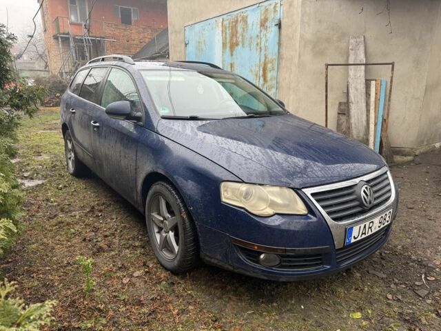 Синий Фольксваген Пассат Вариант, объемом двигателя 2 л и пробегом 355 тыс. км за 2550 $, фото 1 на Automoto.ua