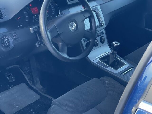 Синий Фольксваген Пассат Вариант, объемом двигателя 1.6 л и пробегом 264 тыс. км за 5650 $, фото 16 на Automoto.ua