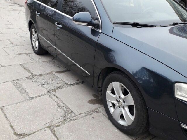 Синий Фольксваген Пассат Вариант, объемом двигателя 2 л и пробегом 294 тыс. км за 6500 $, фото 1 на Automoto.ua