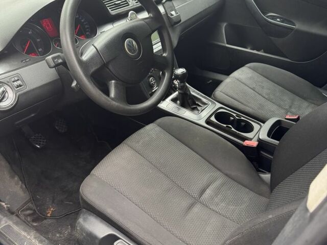 Синий Фольксваген Пассат Вариант, объемом двигателя 2 л и пробегом 355 тыс. км за 2550 $, фото 6 на Automoto.ua