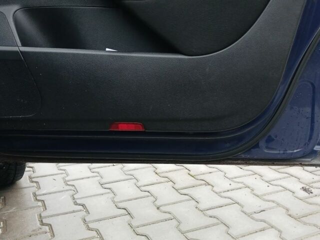 Синій Фольксваген Пассат Варіант, об'ємом двигуна 2 л та пробігом 324 тис. км за 4200 $, фото 9 на Automoto.ua