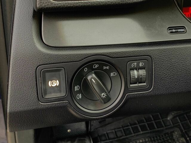 Синій Фольксваген Пассат Варіант, об'ємом двигуна 2 л та пробігом 344 тис. км за 6455 $, фото 18 на Automoto.ua