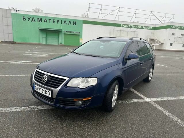 Синий Фольксваген Пассат Вариант, объемом двигателя 1.6 л и пробегом 237 тыс. км за 5600 $, фото 1 на Automoto.ua