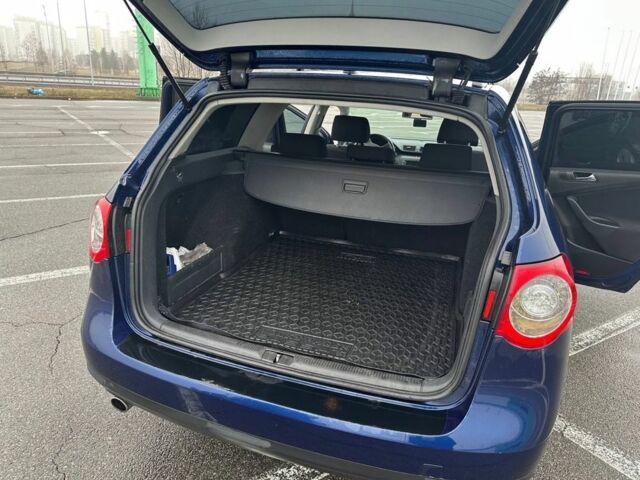 Синий Фольксваген Пассат Вариант, объемом двигателя 1.6 л и пробегом 237 тыс. км за 5600 $, фото 21 на Automoto.ua