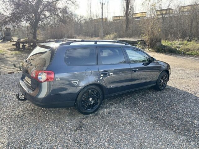 Синій Фольксваген Пассат Варіант, об'ємом двигуна 2 л та пробігом 317 тис. км за 5950 $, фото 8 на Automoto.ua