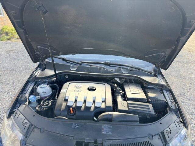 Синій Фольксваген Пассат Варіант, об'ємом двигуна 2 л та пробігом 317 тис. км за 5950 $, фото 23 на Automoto.ua