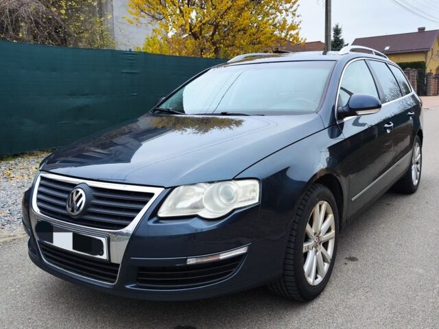 Синий Фольксваген Пассат Вариант, объемом двигателя 2 л и пробегом 239 тыс. км за 2750 $, фото 1 на Automoto.ua