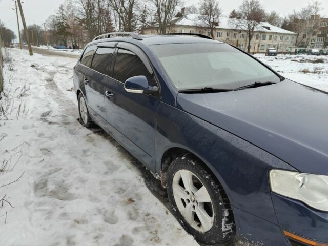 Синій Фольксваген Пассат Варіант, об'ємом двигуна 2 л та пробігом 227 тис. км за 5900 $, фото 5 на Automoto.ua